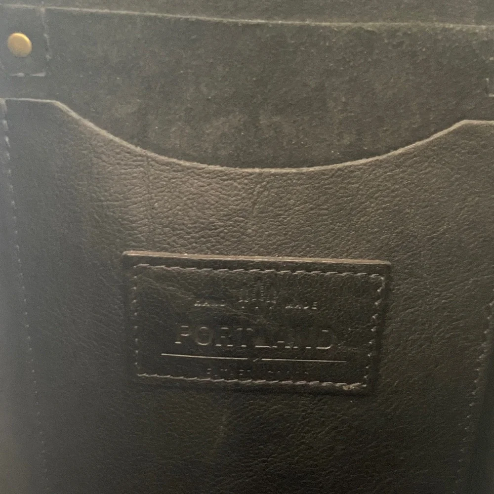 Portland Leather Black tote bag - Picture 4 of 10